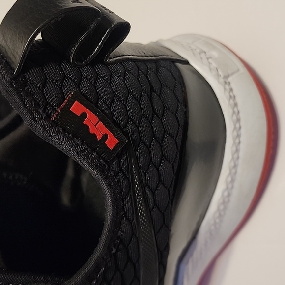 Nike LeBron Witness III PRM Men's Basketball Shoe (US 14  Black/White/Red) - Picture 8 of 15